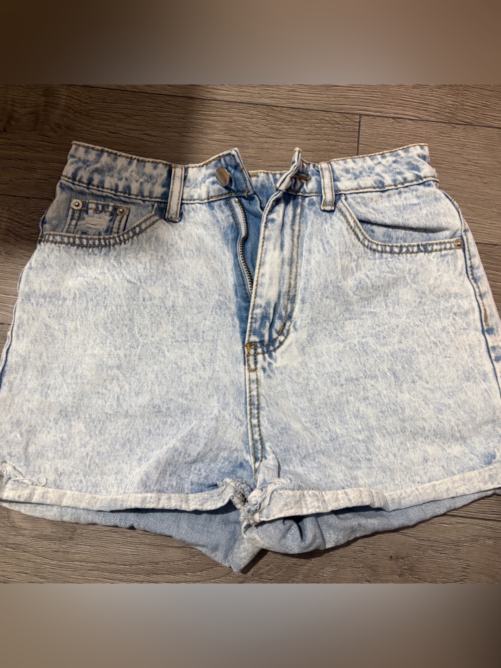 Light Wash Denim womenโs Shorts, SHEIN, American Eagle bundle